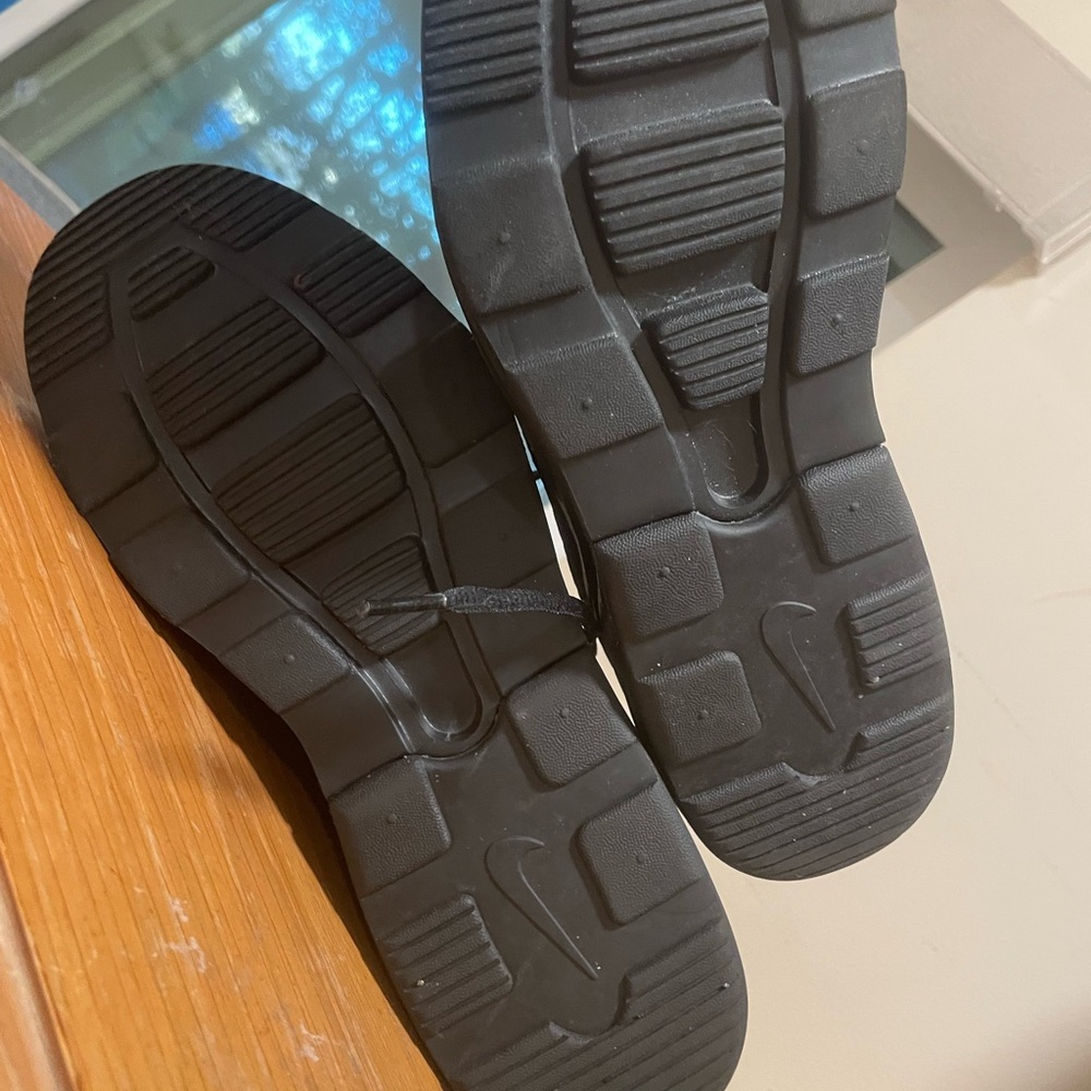 Nike Air Max motion 2 Men's Black Mesh Sneakers Unisex - Picture 3 of 12